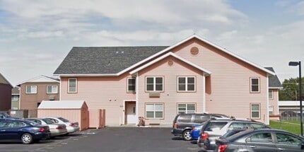 986 W Juniper Ave in Hermiston, OR - Building Photo - Building Photo