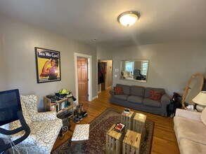 72 Allston St, Unit 2 in Cambridge, MA - Building Photo - Building Photo