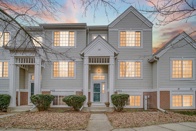 property at 3473 Ravinia Cir