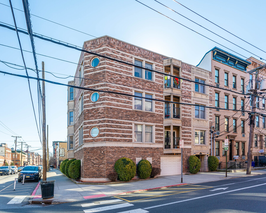 531-533 Jefferson St in Hoboken, NJ - Building Photo