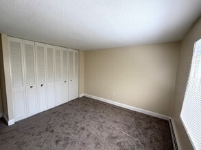 Tower Hill Landings in Kingston, RI - Foto de edificio - Building Photo