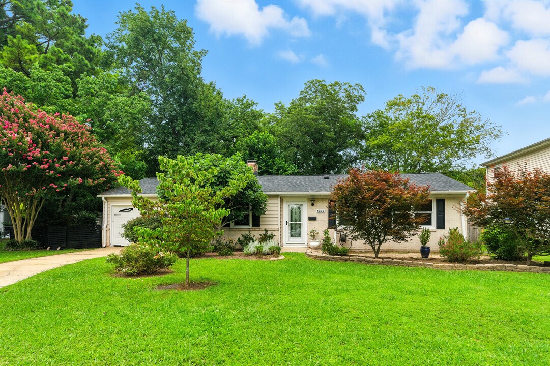3800 Liberty Ridge Rd in Virginia Beach, VA - Building Photo
