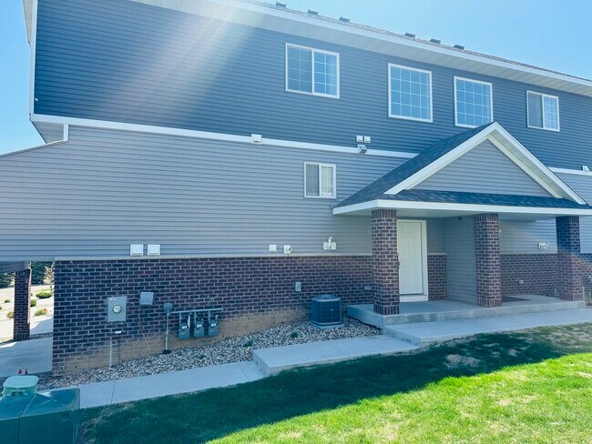 634 Shardlow Ln NE in Byron, MN - Building Photo - Building Photo