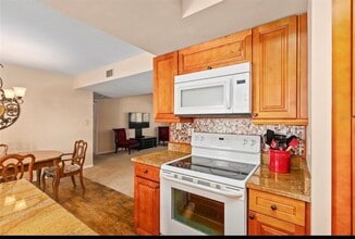 401 NW 39th Rd, Unit C in Gainesville, FL - Building Photo - Building Photo