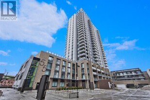 55 Duke St W in Kitchener, ON - Building Photo