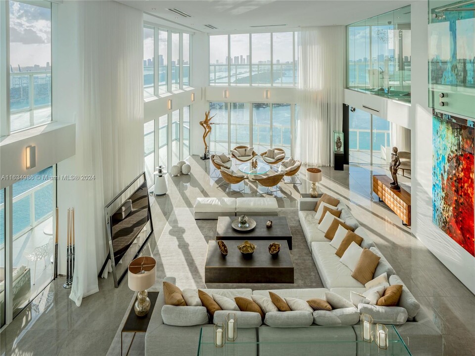 450 Alton Rd in Miami Beach, FL - Building Photo