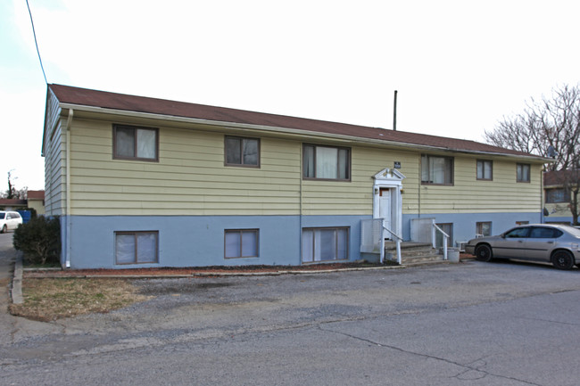 Maple Grove Apartments in Roanoke, VA - Building Photo - Building Photo