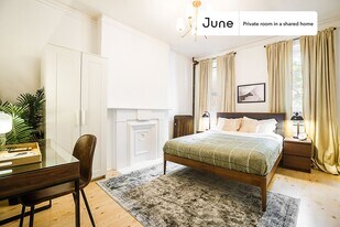 Room in Shared 5 bed/1 bath home in New York, NY - Building Photo