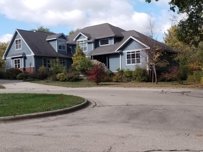 property at 4582 Bishops Ct