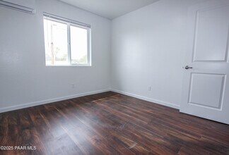 8559 Spouse Dr in Prescott Valley, AZ - Foto de edificio - Building Photo