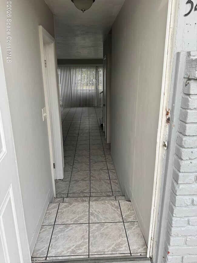 1010 N Fiske Blvd in Cocoa, FL - Foto de edificio - Building Photo