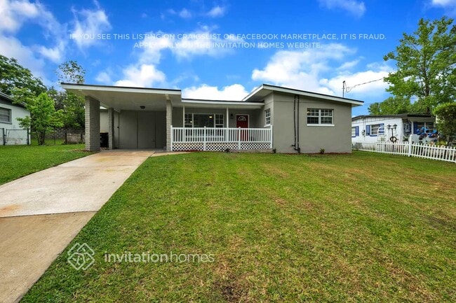 8061 Delaroche Dr in Jacksonville, FL - Foto de edificio - Building Photo