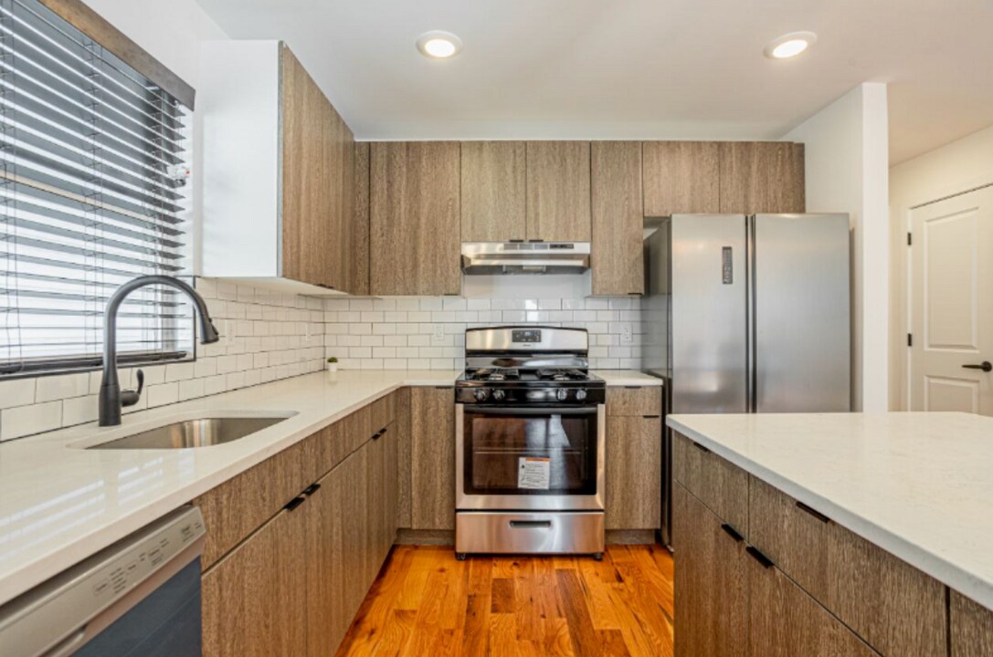 730 Seaport Dr in Elizabeth, NJ - Building Photo