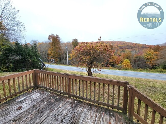 1387 Sugar Mountain 2 Rd in Newland, NC - Building Photo - Building Photo