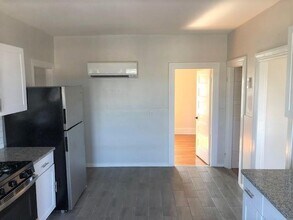 22-22 10th St in Providence, RI - Building Photo - Building Photo