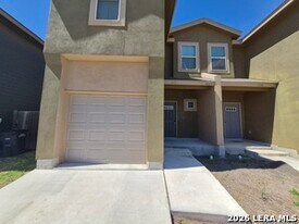 6611 Mia Way in San Antonio, TX - Building Photo