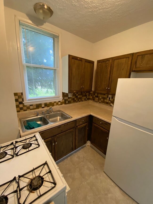 property at 53 E Emerling Ave