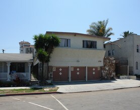 1738 Locust Ave. in Long Beach, CA - Foto de edificio - Building Photo
