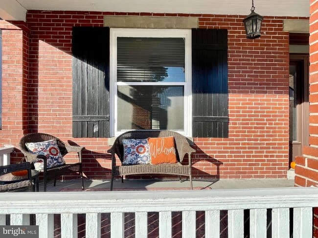 118 Cocoa Ave in Hershey, PA - Building Photo - Building Photo