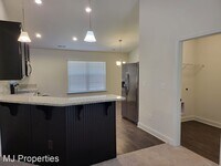 125 Harold Murphy Dr photo'