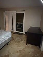 4651 Huggins St in San Diego, CA - Building Photo - Building Photo