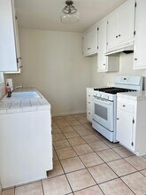 1909 Bataan Rd, Unit Unit A in Redondo Beach, CA - Foto de edificio - Building Photo