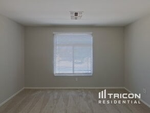 8558 W Superior Ave in Tolleson, AZ - Foto de edificio - Building Photo