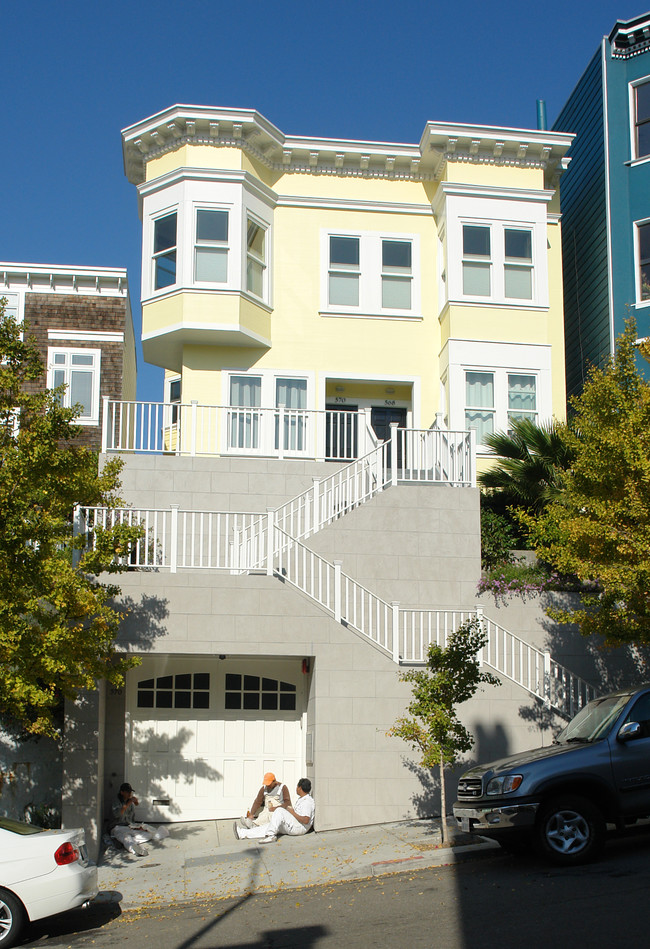 568-570 Greenwich St in San Francisco, CA - Building Photo - Building Photo