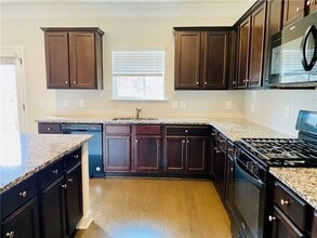 5101 Woodline View Cir in Auburn, GA - Building Photo - Building Photo