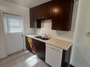 1717 Evergreen St in San Diego, CA - Foto de edificio - Building Photo