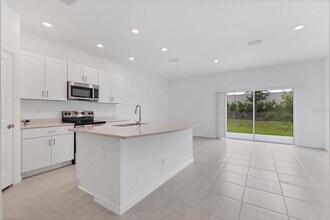 3055 Novara Ln in Bradenton, FL - Building Photo - Building Photo