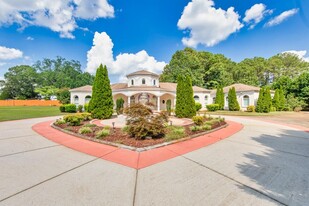 168 Arcado Rd SW in Lilburn, GA - Foto de edificio - Building Photo