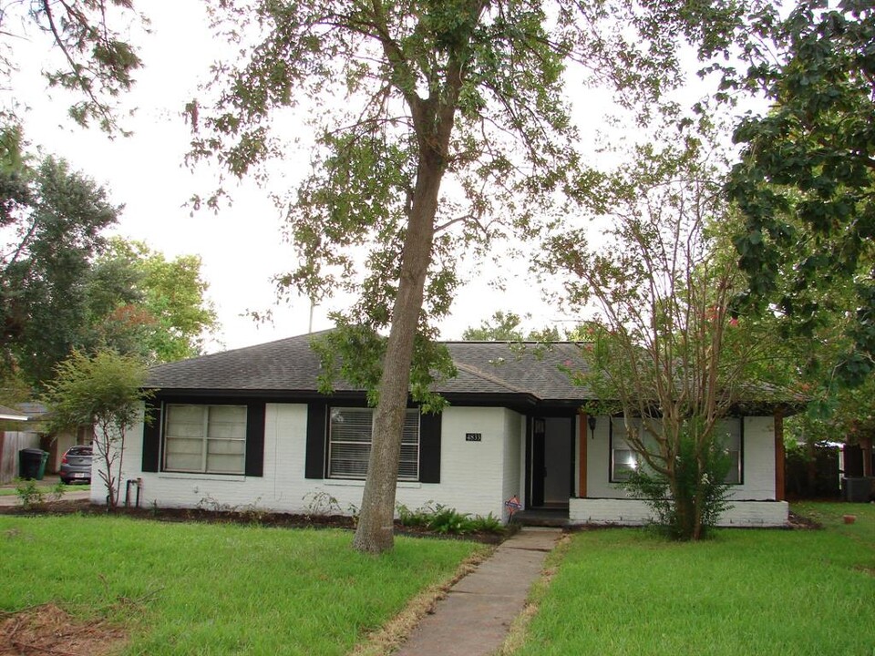 4833 Hazelton St in Houston, TX - Building Photo