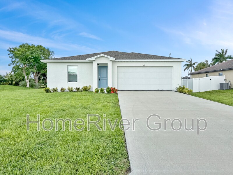 3119 SW 21st Pl in Cape Coral, FL - Building Photo