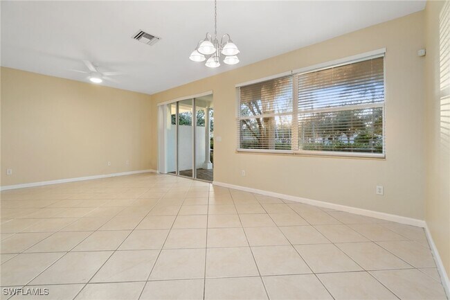 7009 Romana Way in Naples, FL - Building Photo - Building Photo