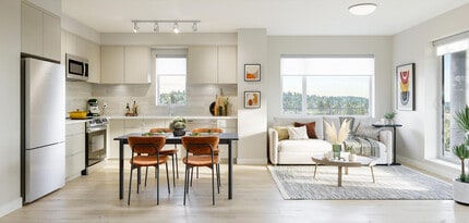 641 Claremont in Coquitlam, BC - Building Photo - Building Photo