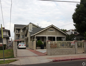 8813 Canby Ave in Northridge, CA - Building Photo - Building Photo