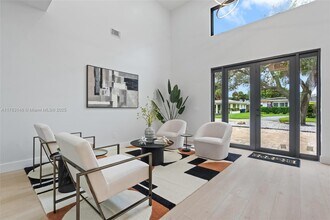 259 Lombardy Ave in Lauderdale-by-the-Sea, FL - Building Photo - Building Photo