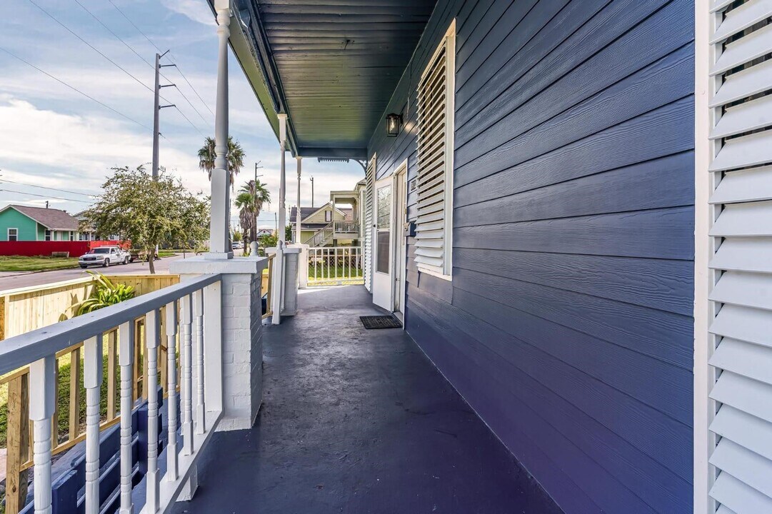 3913 Avenue H in Galveston, TX - Building Photo