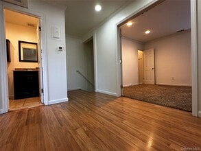 79 Bailey Ct in Middle Island, NY - Building Photo - Building Photo