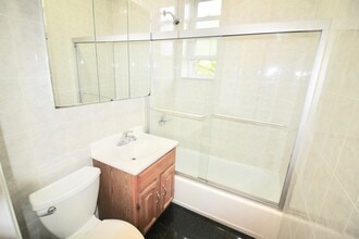 202 Marine Ave, Unit B1 in Brooklyn, NY - Building Photo - Building Photo