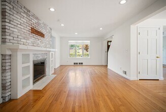 14 Hewitt St in Wethersfield, CT - Building Photo - Building Photo