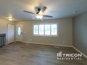 4195 Hemlock Pl in Colorado Springs, CO - Building Photo - Building Photo