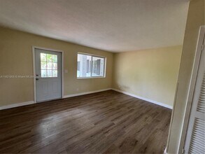 707 S 19th Ave in Hollywood, FL - Building Photo - Building Photo