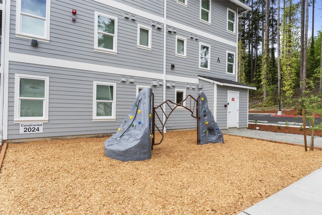 Hillside Apartments in Bonney Lake, WA - Building Photo - Building Photo