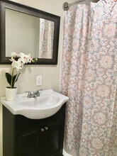 1001 W 4th Ave in Gastonia, NC - Building Photo - Building Photo