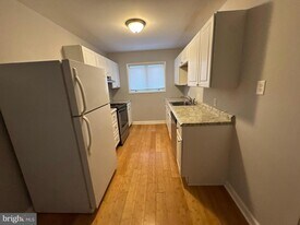 43 S Main St in Woodstown, NJ - Building Photo