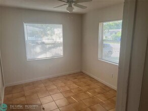 7553 Farragut St in Hollywood, FL - Building Photo - Building Photo