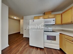 112 Charlotte Ct in Winston-Salem, NC - Building Photo - Building Photo