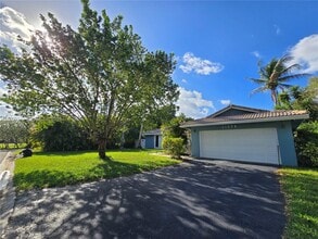 11578 NW 39th Pl in Coral Springs, FL - Building Photo - Building Photo